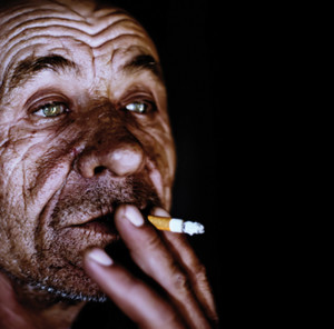 Hombre_fumando
