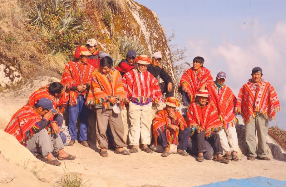 TURISMO Y ACULTURACION LINGÜÍSTICA CON LOS PORTEADORES DEL CAMINO INCA